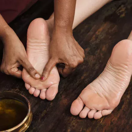 30-Minute Foot Reflexology Massage with Target Spot Body Wrap